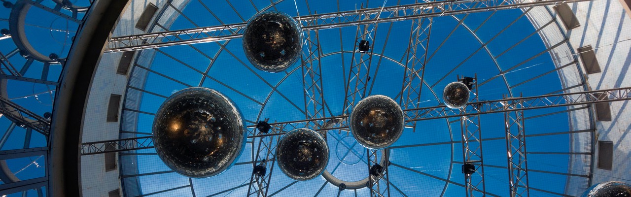 2019-08-04 "Ca.Ca"-Installation John M. Armleder Schirn 